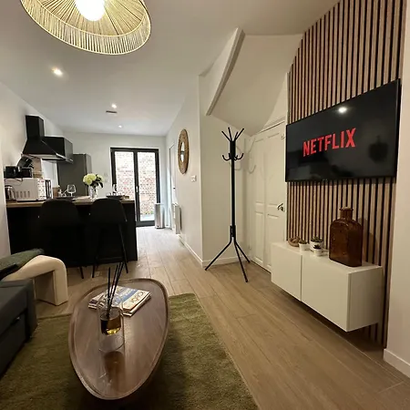 Immeuble St-pierre - Gare 10min - Hortillonnages 5min - Wifi - Tv Hd أميا