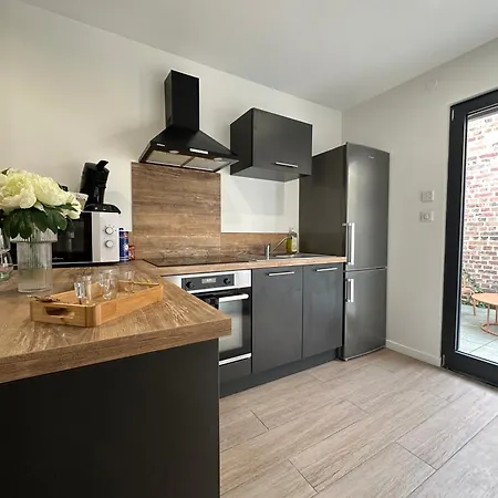 Immeuble St-pierre - Gare 10min - Hortillonnages 5min - Wifi - Tv Hd أميا